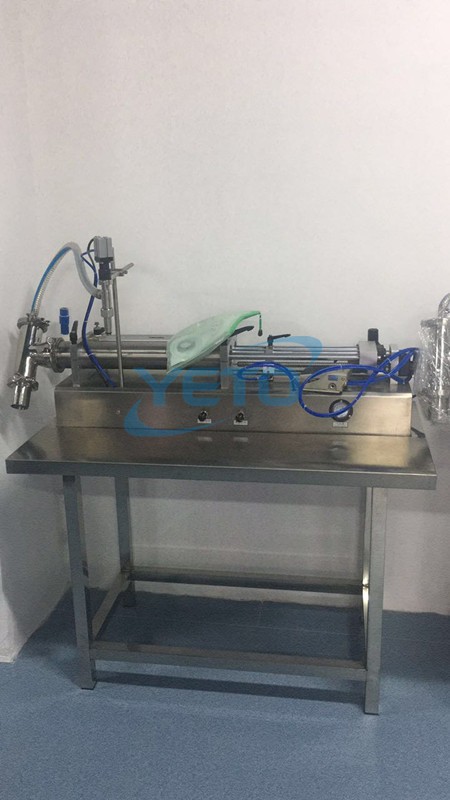 Horisontal væskefyllingsmaskin har blitt ferdig