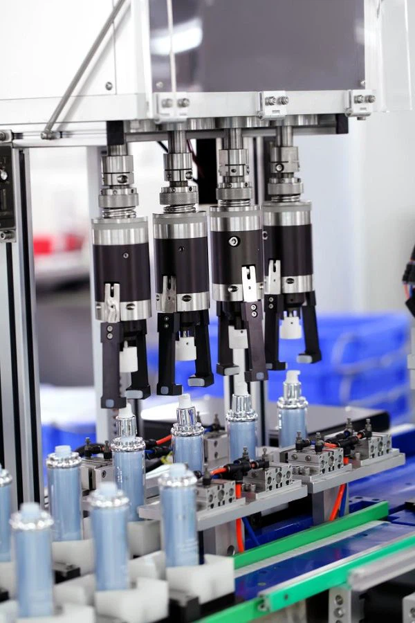 Automatic Four Or Six Heads Shampoo Filling Machine With Servo Motor